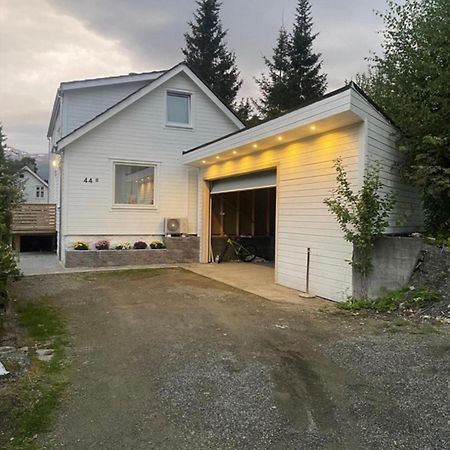 Et Fint Og Stort Enebolig Sentralt I Voss! Villa Eksteriør billede